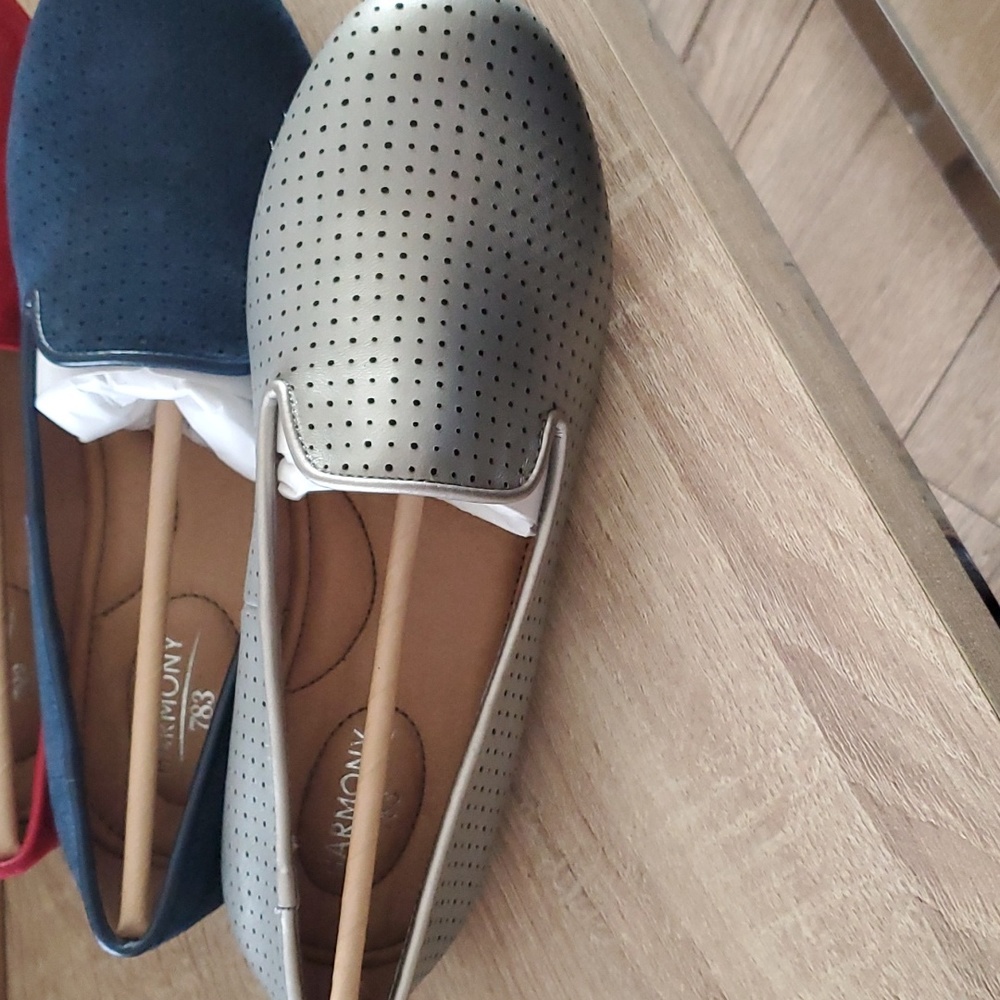 NWT Harmony 783 loafers. Red size8, silver size 8, navy 9. All 3 Pairs Incuded - Picture 7 of 8